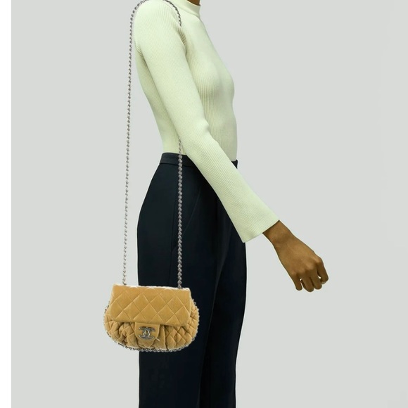 CHANEL Rare Mini Chain Around Messenger Bag - Yellow Mustard Chartreuse - Picture 15 of 15